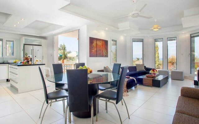 Twin Palms - Exclusive Luxury Villa Near Latchi