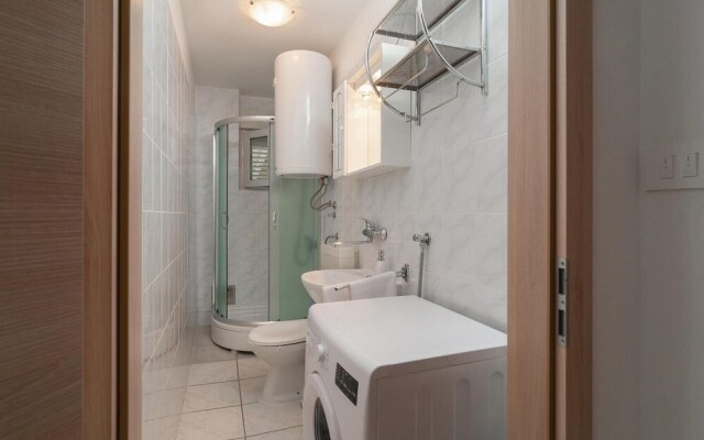 Awesome Home in Dugi Rat With Wifi and 3 Bedrooms
