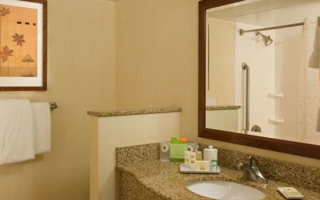 Courtyard by Marriott Los Angeles - Sherman Oaks