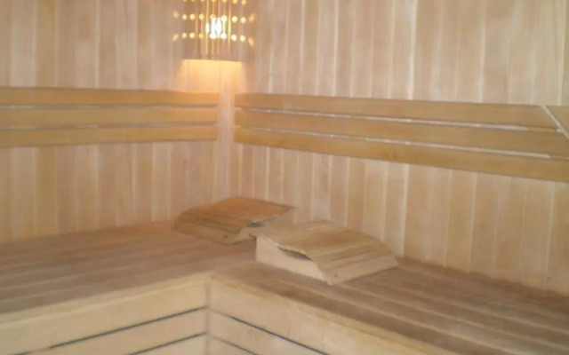 Karetnyy Dvor, otel'-sauna
