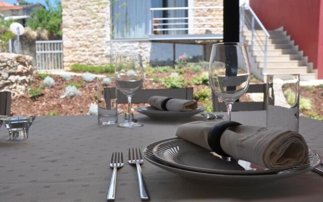 Agartha Boutique Hotel - StoneHouse