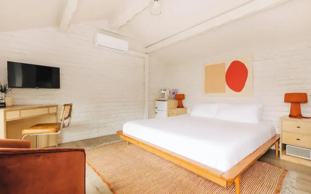 The Green Room Hotel