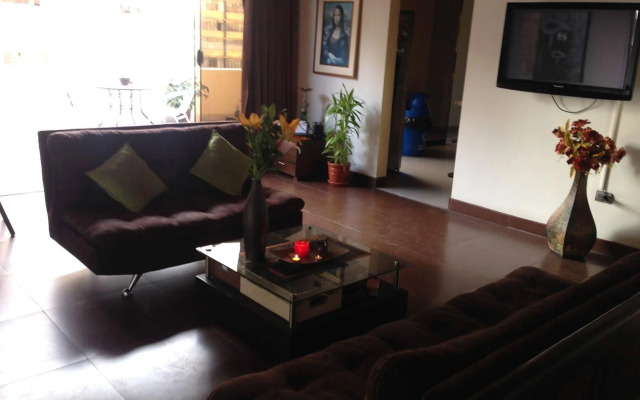 Hostal Alpes Lima