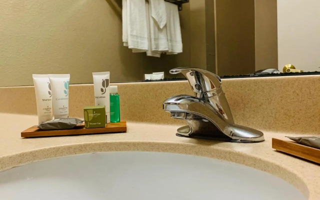 Country Inn & Suites by Radisson, Ithaca, NY