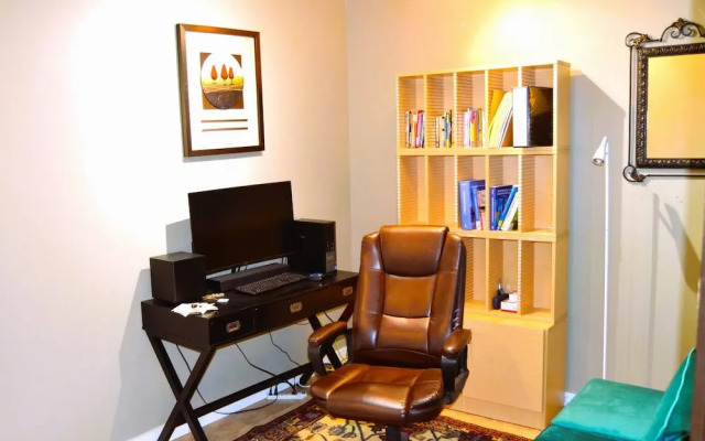 Cozy Nest Near UND Campus