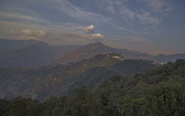 OYO 28105 Hotel Blue Sapphire