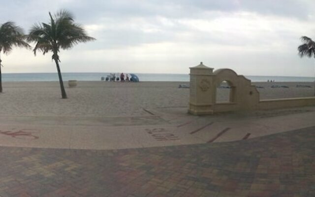 Hollywood Beach Resort-beautiful Studio Sleeps 4