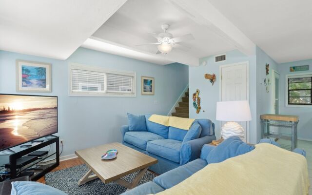 Sunset Beach House by Vtrips