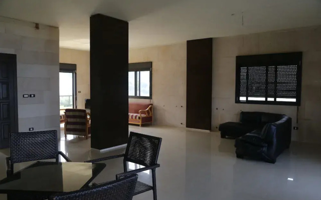 Quiet Comfy and Epic Seaview