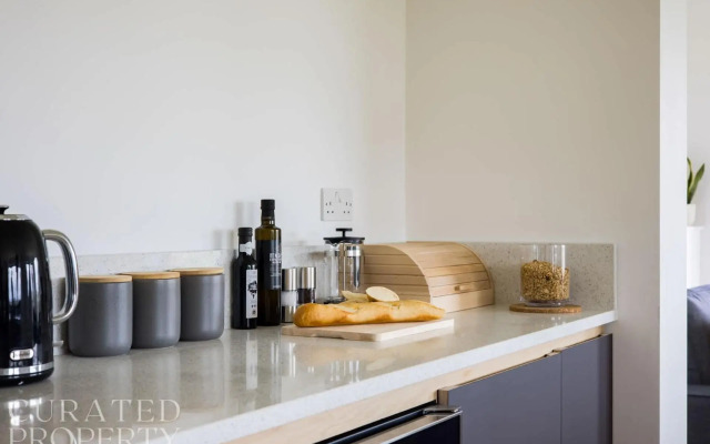 Stunning 5 Bedroom New Build With Amazing Views