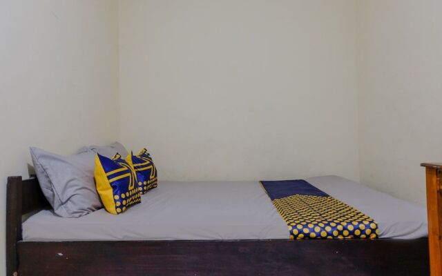SPOT ON 1710 Sawojajar Inn