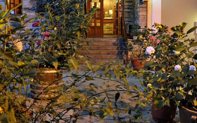 Pelias Hotel