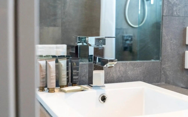 Comfortable New 1 Bedroom Apartment in St Klidas