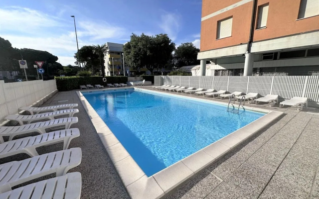 Flat in a Building With a Beautiful Pool - Beahost