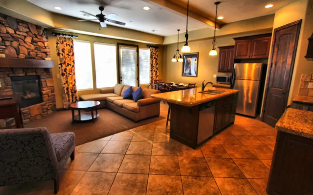 Canyon Villas at Coral Ridge