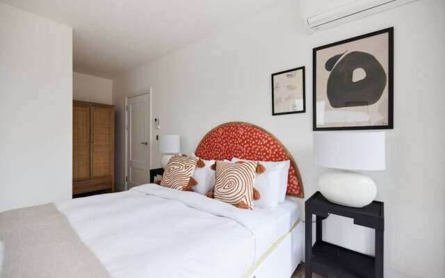 The Wembley Park Wonder - Charming 2bdr Flat With Balcony