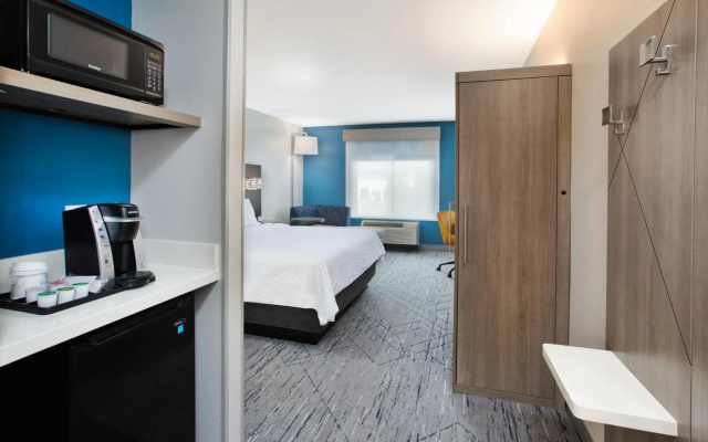 Holiday Inn Express & Suites W. Monroe by IHG