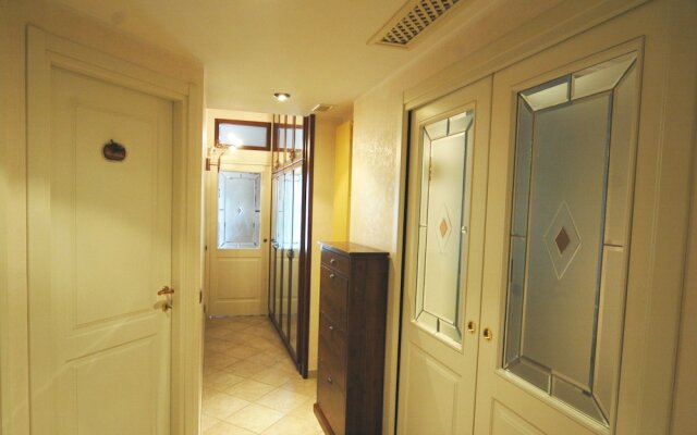 "roma Chic House - Luxury House 4 People - With 2 Bedrooms + 2 Bathrooms"
