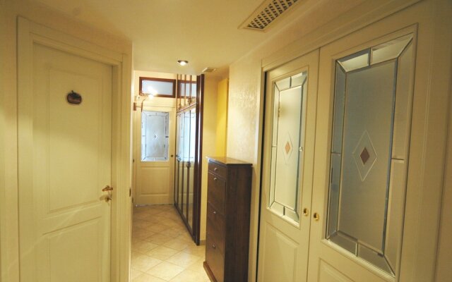 "roma Chic House - Luxury Apartment 1 People for Business/studio"