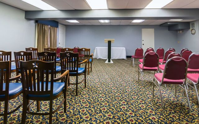 Motel 6 Ocala, FL - Conference Center