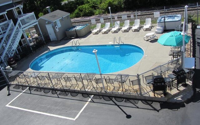 Green Dolphin Motel