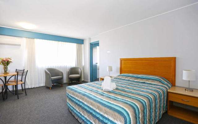 Reef Resort Motel – Guest Rooms – Mackay