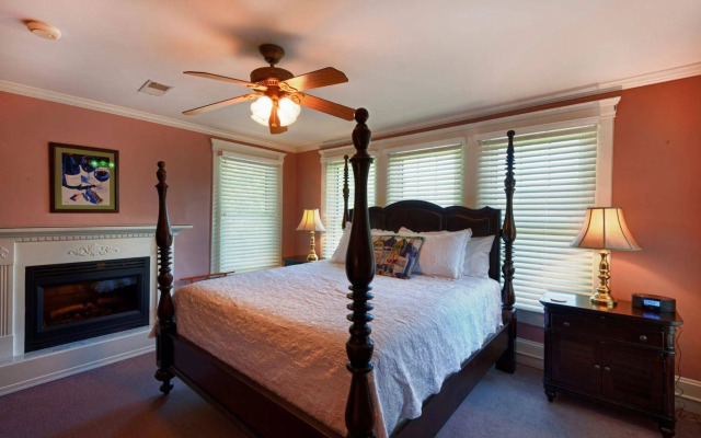 Steeles Tavern Manor