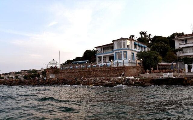 Pyrgos Hotel