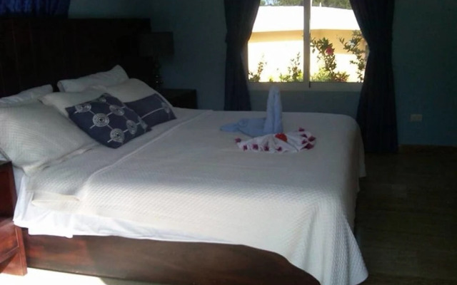 Vacation Villa Gated Only Minutes From Downtown