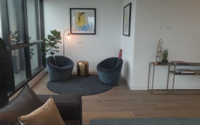Whitehorse Towers Self Service Apartment
