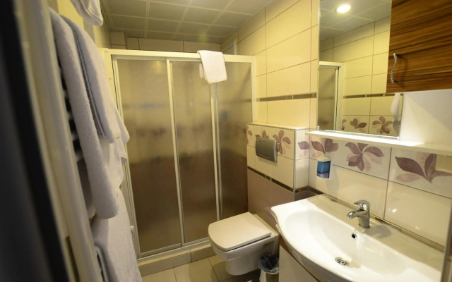 Dort Mevsim Suit Otel