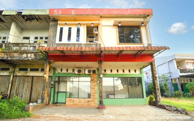 OYO 92609 Guest House Malay Singkawang