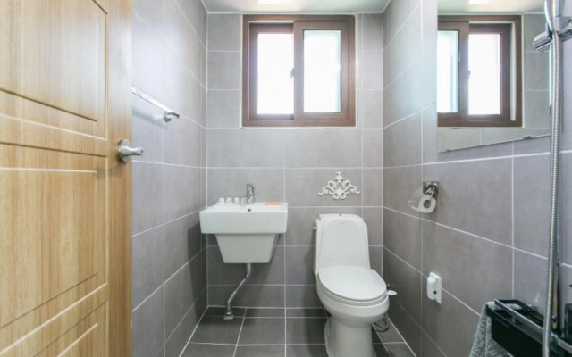 Goseong Bongpo Kimyeosa Pension