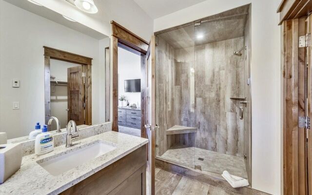 Cocoa Cabin 4 Bedroom Home by RedAwning