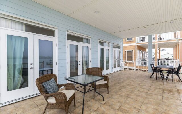 The Boat House by ALBVR