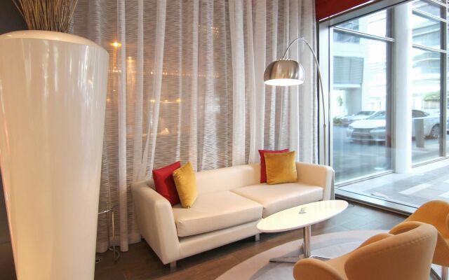 ibis One Central Hotel