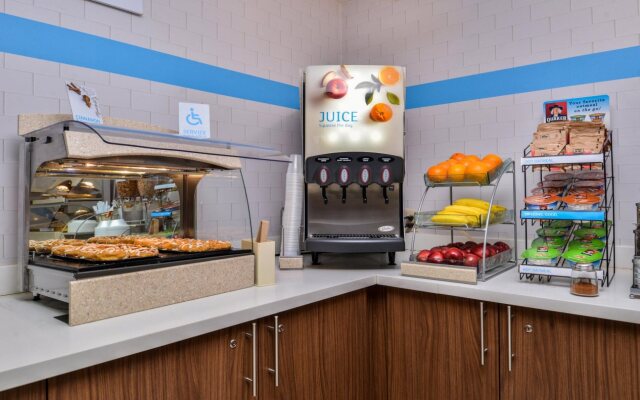 Holiday Inn Express Westley by IHG