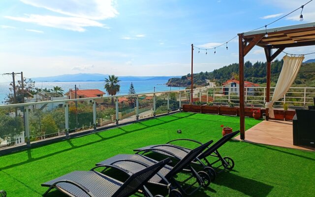 Salonikiou Beach Deluxe Apartments