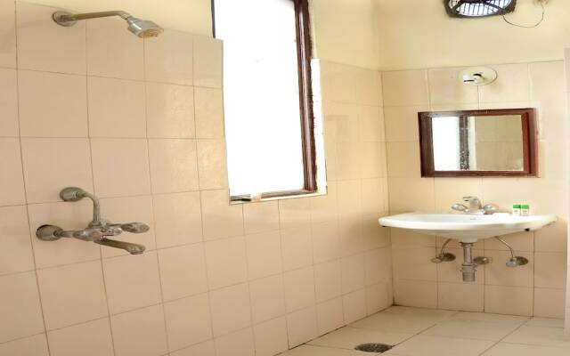 OYO Flagship 3071 Hotel Kamesh Hut