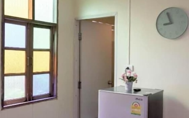 RoomQuest Amphawa Floating Market