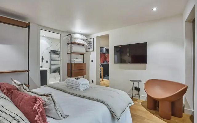 Charming Apartment Faubourg St Honore Madeleine