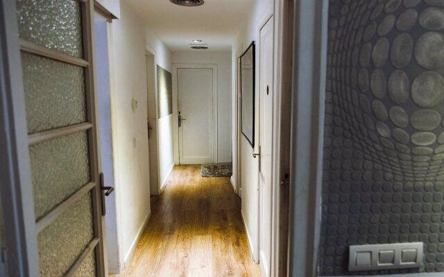 Rooms Hola BCN B & B