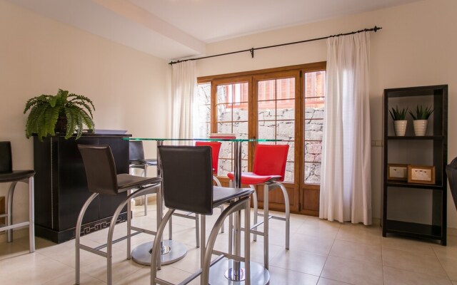 Luxury Villa With Private Heated Pool 15