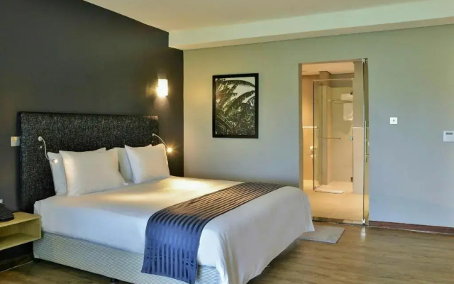 Mantis EPIC Hotel & Suites