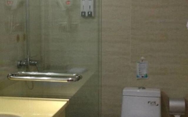 Vanble Hotel (Chongqing Yuanyang light rail station)