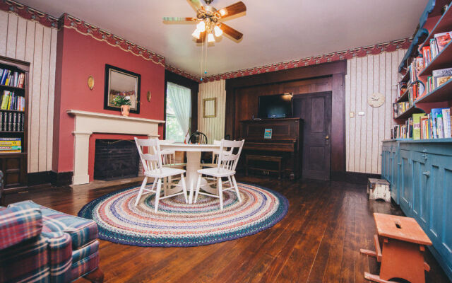 Old Caledonian Bed and Breakfast