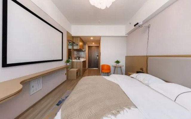 Huazhiju Hotel (High-speed Railway East Station Branch)