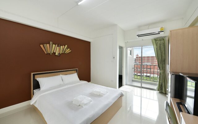 B32 Apartment