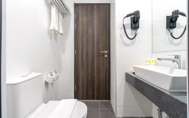 Sleep Mai Airport Lifestyle Hotel