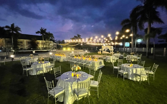 Luisita Central Park Hotel